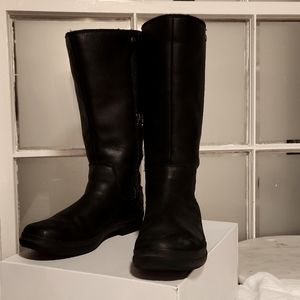 UGG leather and wool weatherproof boots 7.5